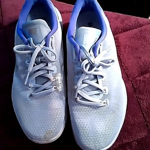 Nike tennis shoes 👟